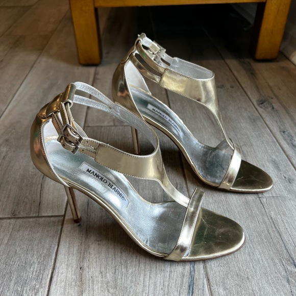 Manolo Blahnik heels. Gold metallic. - Picture 2 of 7